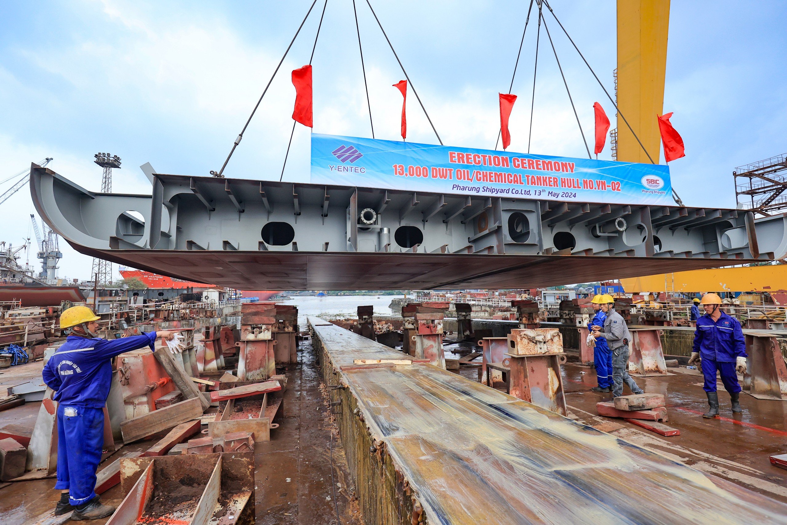 C&ocirc;ng ty Đ&oacute;ng t&agrave;u Ph&agrave; Rừng hạ thủy t&agrave;u dầu trọng tải 13.000 DWT- Ảnh 5.