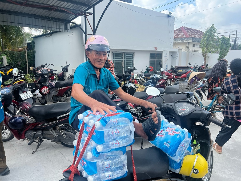 &ldquo;Giọt nước nghĩa t&igrave;nh&rdquo; giải cơn kh&aacute;t miền hạn mặn- Ảnh 2.