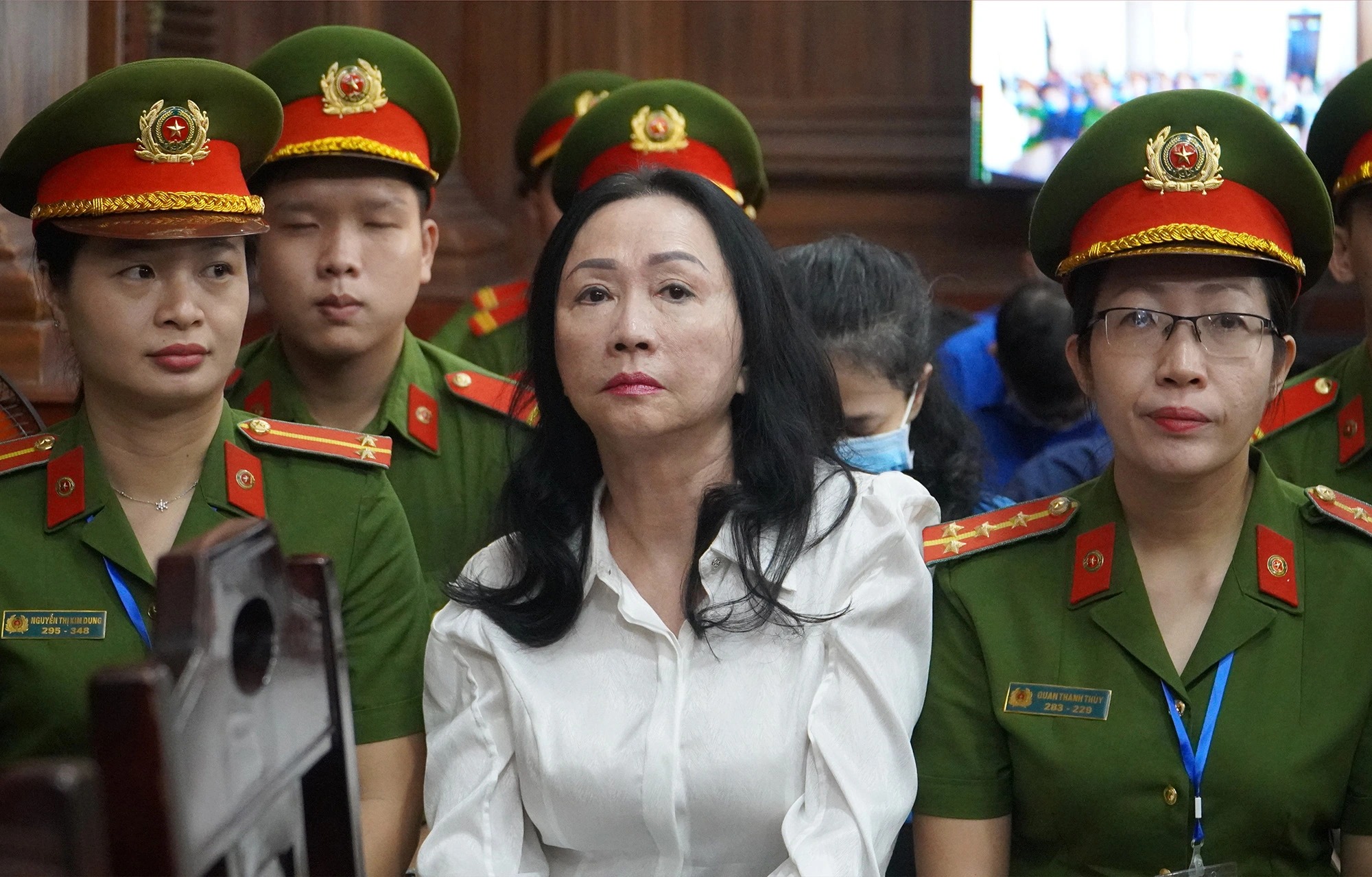 B&agrave; Trương Mỹ Lan vận chuyển tr&aacute;i ph&eacute;p hơn 4,5 tỷ USD qua bi&ecirc;n giới- Ảnh 1.