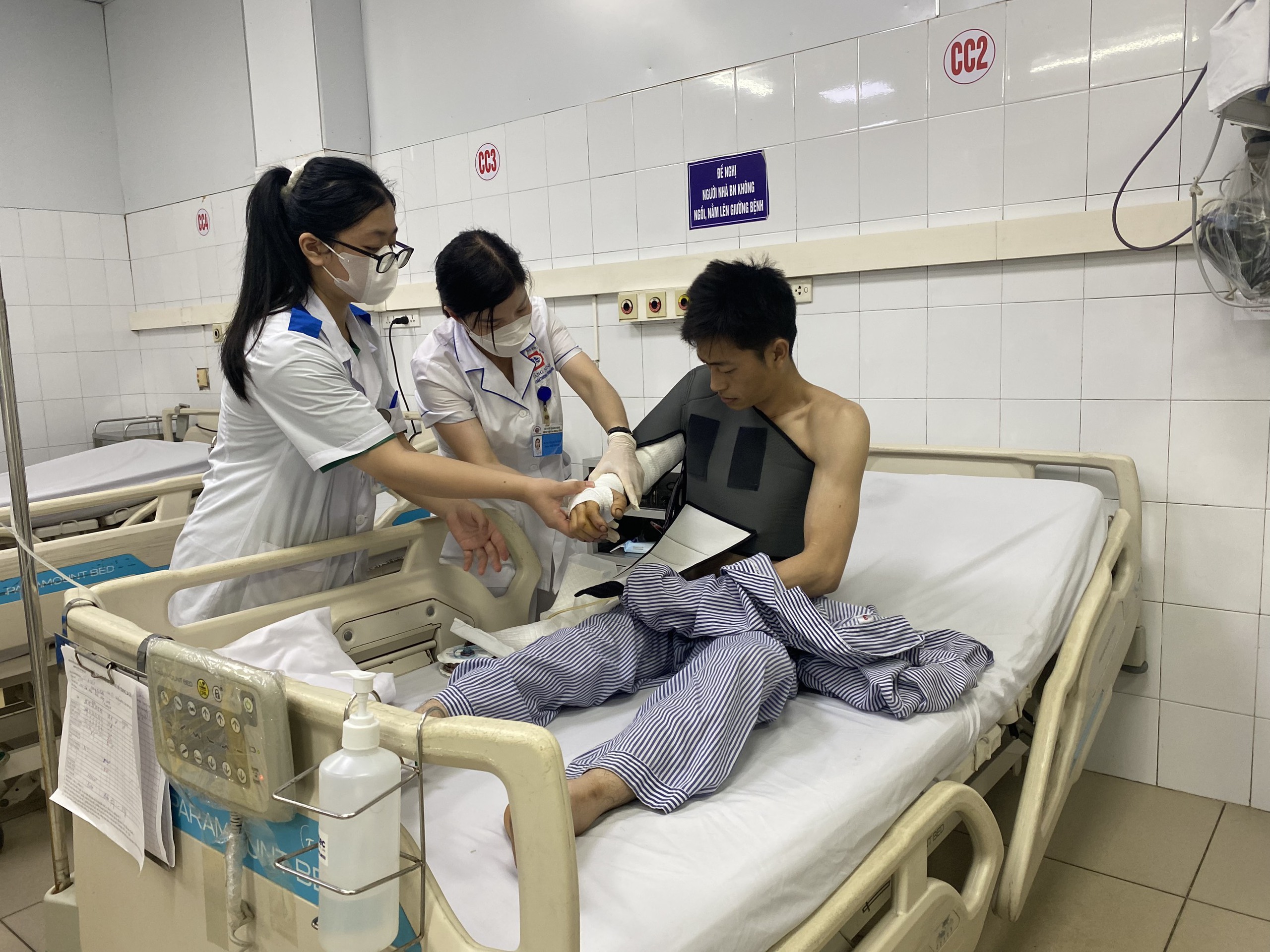Tai nạn sập l&ograve;, 3 người tử vong: C&ocirc;ng nh&acirc;n kể thời khắc tho&aacute;t nạn dưới hầm s&acirc;u- Ảnh 1.