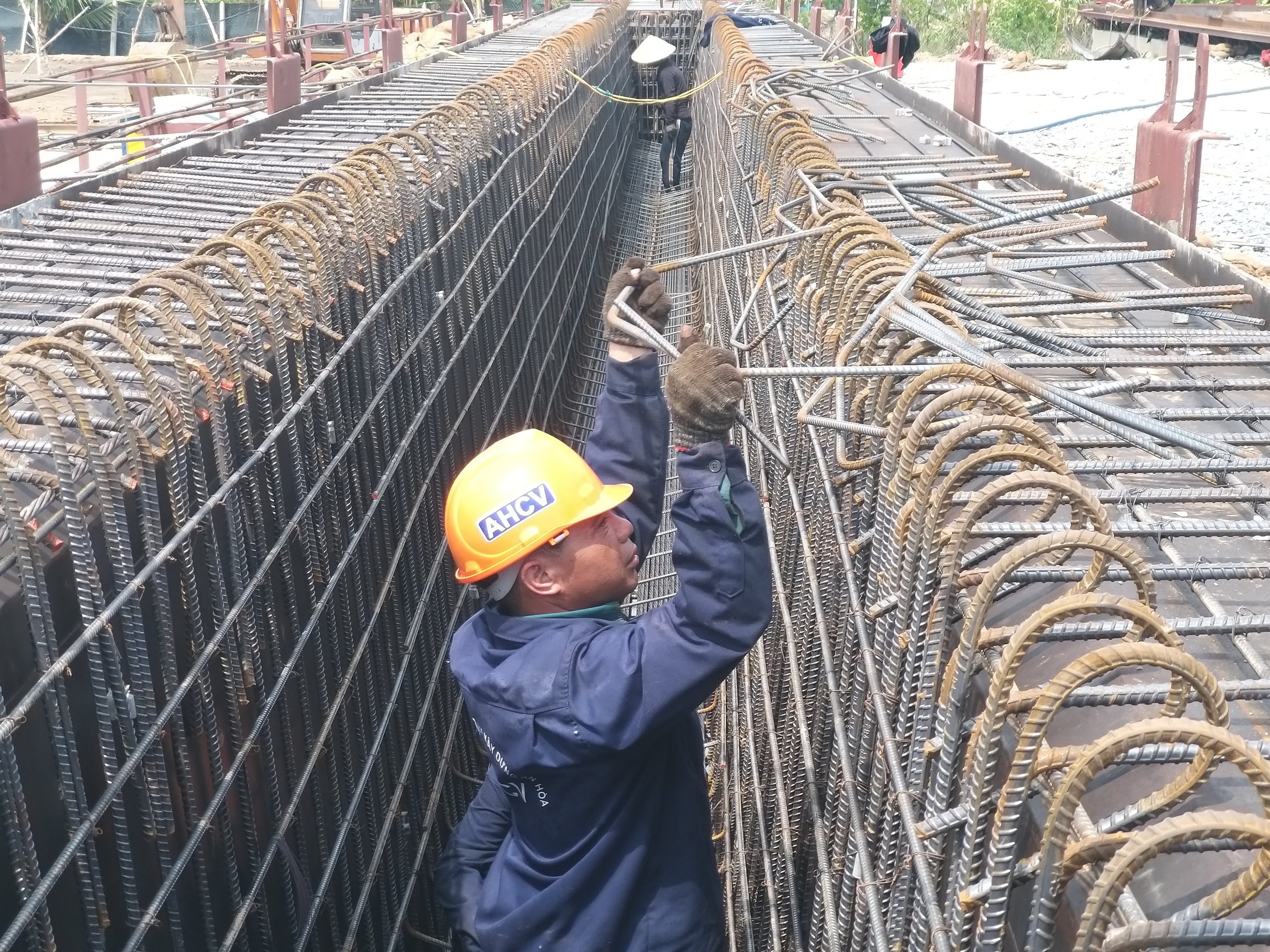 Dự &aacute;n V&agrave;nh đai 3 qua Long An: Sẵn s&agrave;ng lao lắp dầm cầu T&acirc;n Bửu- Ảnh 2.