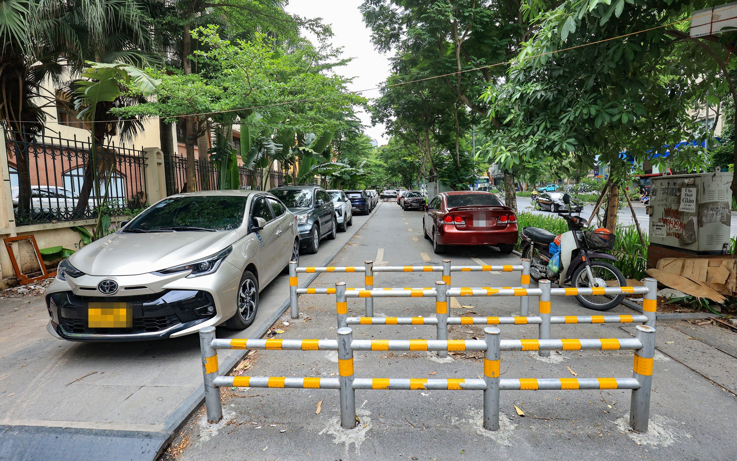 Nhếch nh&aacute;c tuyến đường d&agrave;nh ri&ecirc;ng cho người đi bộ, đi xe đạp ở H&agrave; Nội- Ảnh 15.