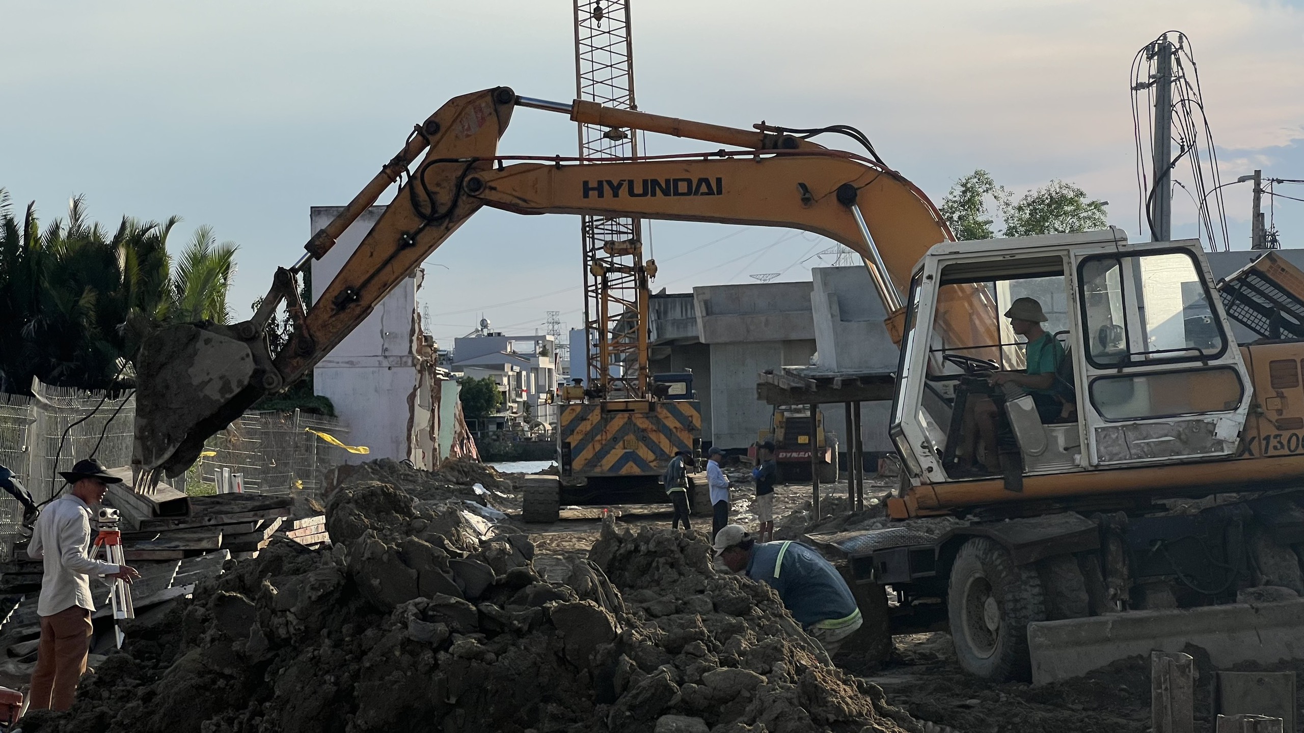 To&agrave;n cảnh hai c&acirc;y cầu vượt s&ocirc;ng Rạch Đỉa giải cứu giao th&ocirc;ng ph&iacute;a Nam TP.HCM- Ảnh 4.