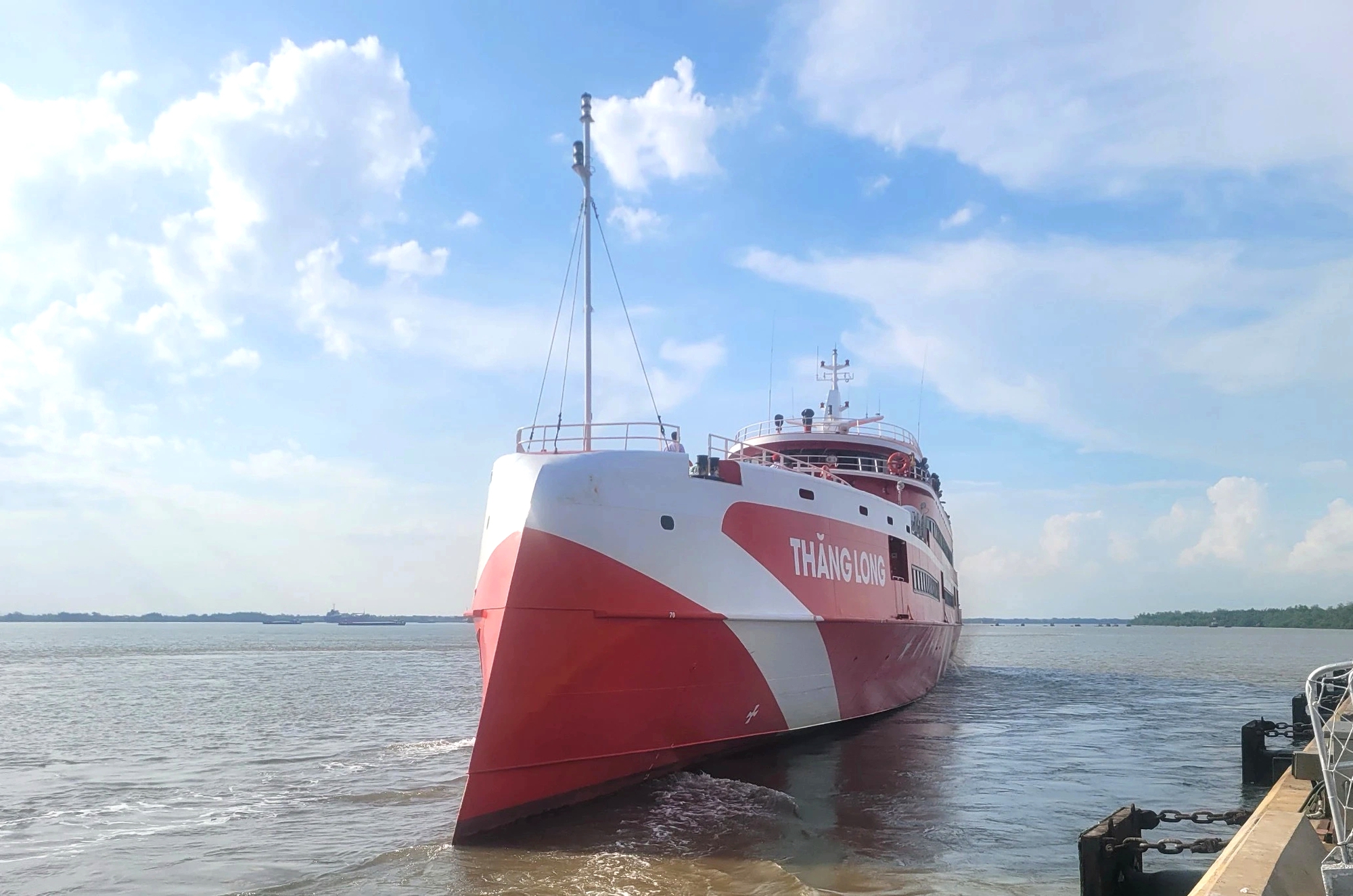 Tàu cao tốc Thăng Long đưa 300 khách đầu tiên từ TP.HCM đi Côn Đảo- Ảnh 5. Tàu cao tốc Thăng Long đưa 300 khách đầu tiên từ TP.HCM đi Côn Đảo- Ảnh 5.