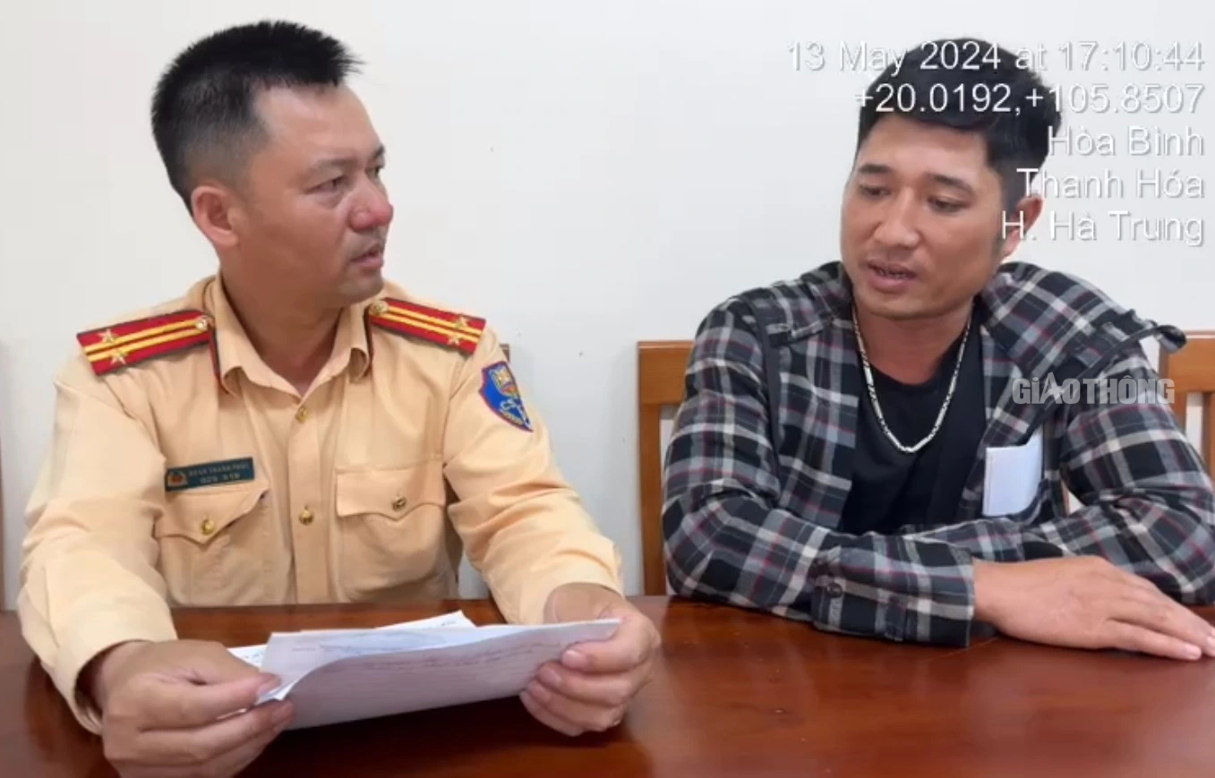 Vụ xe chở đất "x&eacute; r&agrave;o" v&agrave;o cao tốc: C&aacute;c l&aacute;i xe khai g&igrave;?- Ảnh 1.