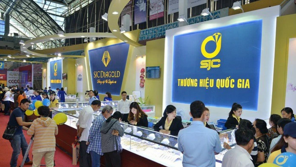 SJC: Độc quyền sản xuất v&agrave;ng miếng 12 năm, doanh thu chục ngh&igrave;n tỷ, b&aacute;o l&atilde;i chục tỷ- Ảnh 1.
