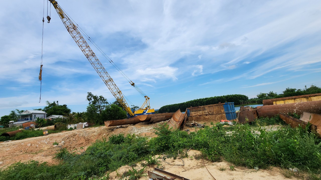 Nh&agrave; thầu cao tốc qua Quảng Ng&atilde;i mệt mỏi v&igrave; thiếu đất đắp- Ảnh 4.