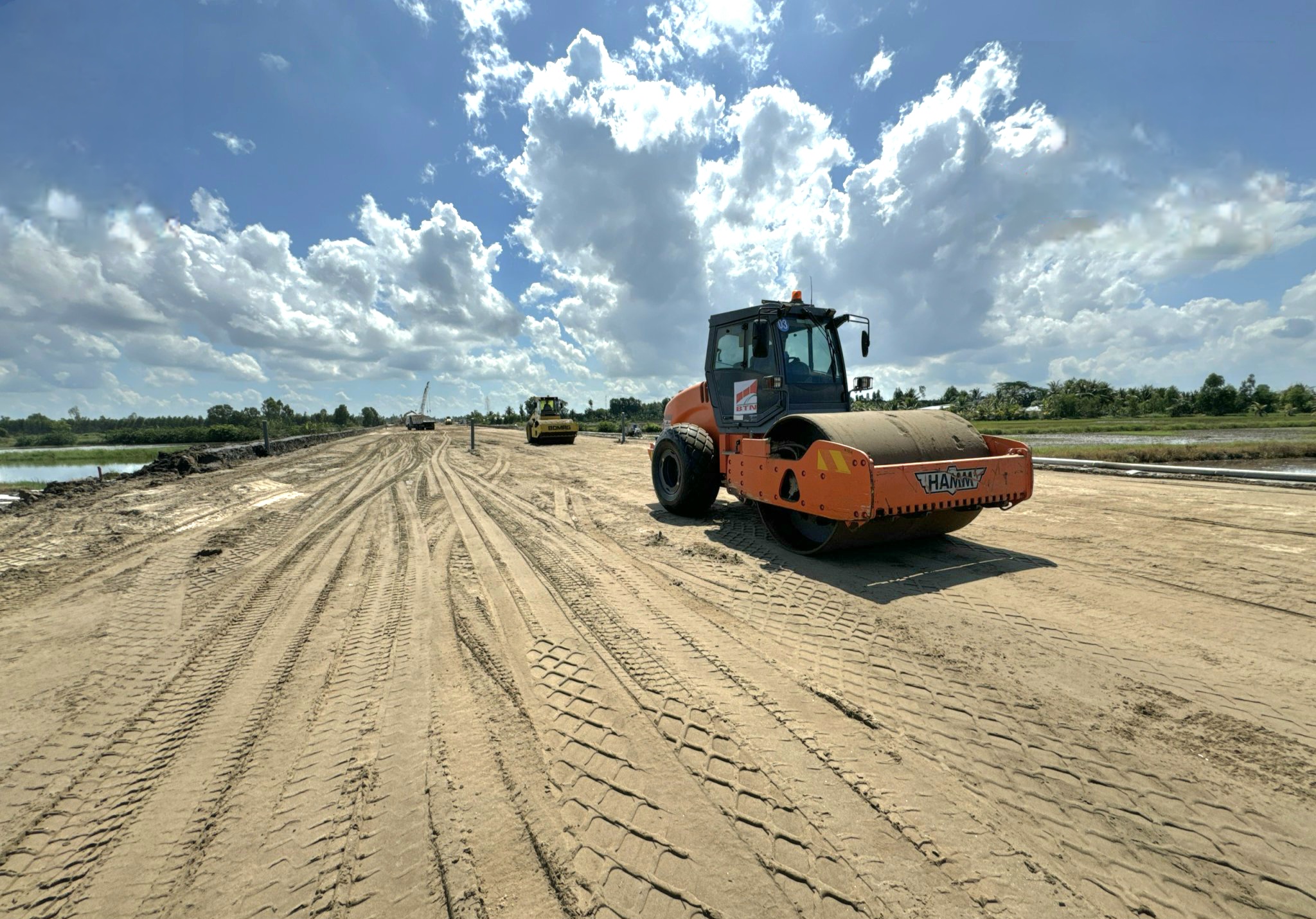 Chậm di dời hạ tầng kỹ thuật phục vụ thi c&ocirc;ng cao tốc Cần Thơ-C&agrave; Mau- Ảnh 2.