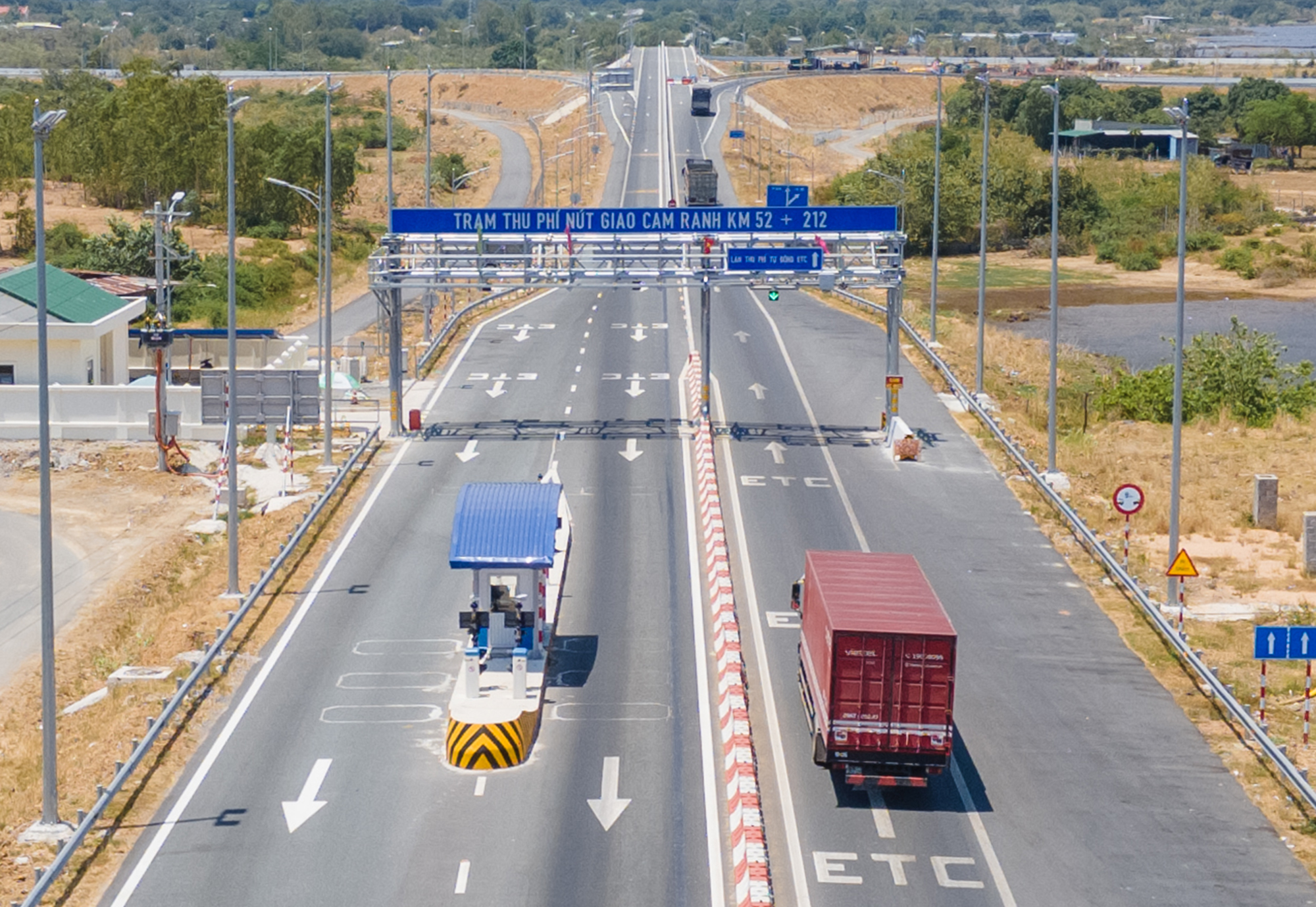 Cần gì để bỏ cabin, barie ở trạm thu phí?- Ảnh 1. Cần gì để bỏ cabin, barie ở trạm thu phí?- Ảnh 1.