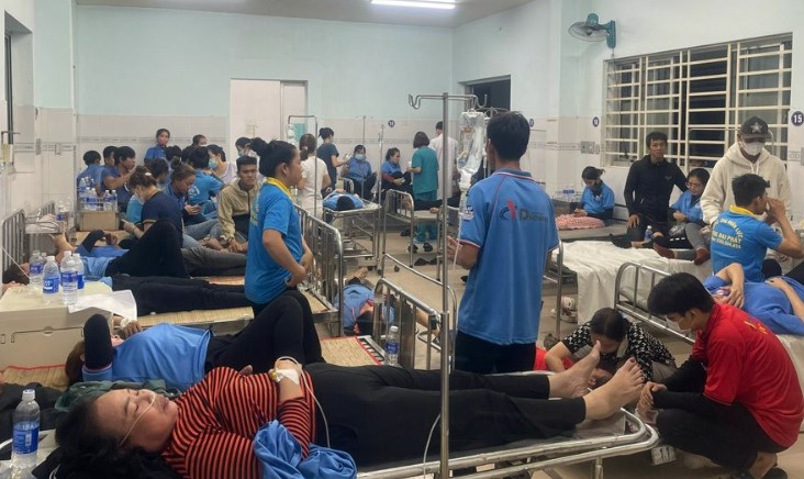 Gần 100 người ngộ độc thực phẩm ở Đồng Nai: Y&ecirc;u cầu đ&igrave;nh chỉ bếp ăn, điều tra xử l&yacute;- Ảnh 1.