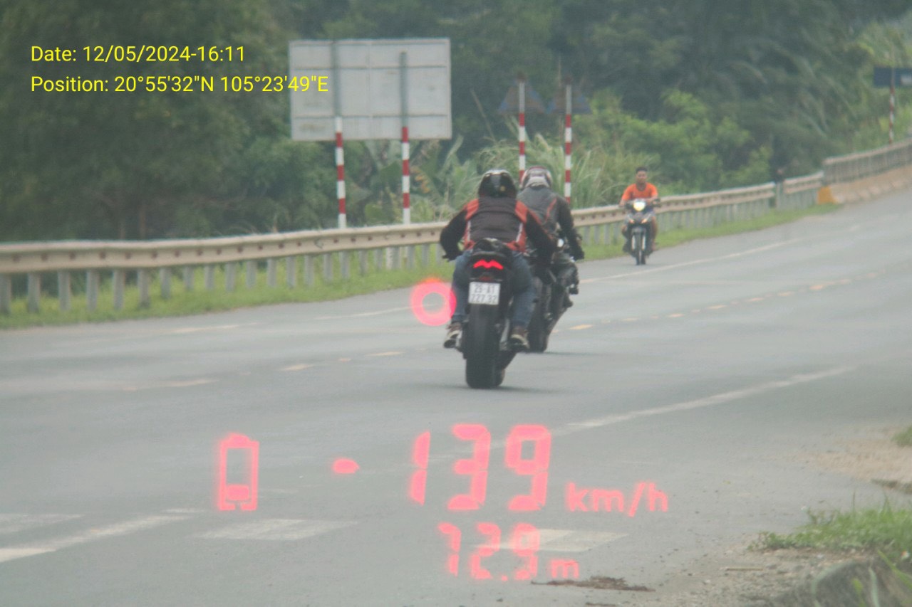 Xử phạt hàng loạt phượt thủ đi xe phân khối lớn vượt gấp đôi tốc độ- Ảnh 2. Xử phạt hàng loạt phượt thủ đi xe phân khối lớn vượt gấp đôi tốc độ- Ảnh 2.