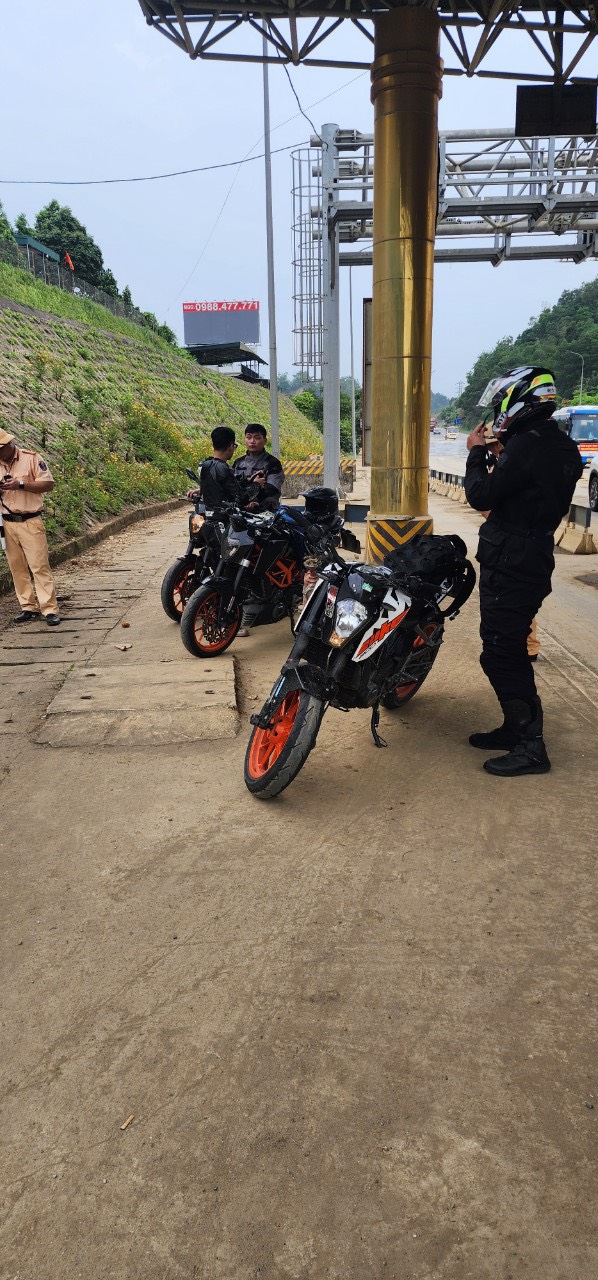 Xử phạt hàng loạt phượt thủ đi xe phân khối lớn vượt gấp đôi tốc độ- Ảnh 6. Xử phạt hàng loạt phượt thủ đi xe phân khối lớn vượt gấp đôi tốc độ- Ảnh 6.