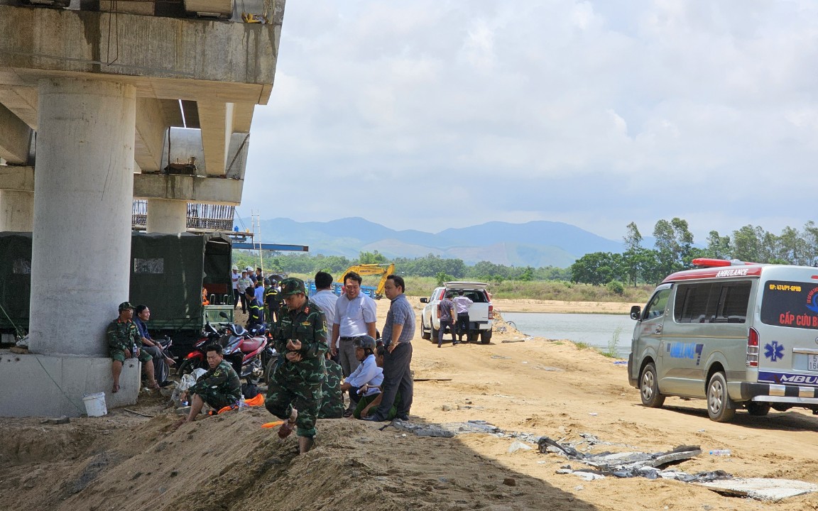 T&igrave;m thấy 1 nạn nh&acirc;n trong vụ lật ghe tr&ecirc;n s&ocirc;ng Ba ở Ph&uacute; Y&ecirc;n