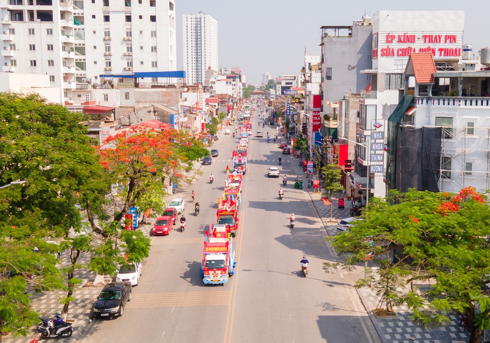 Hải Ph&ograve;ng hạn chế xe &ocirc; t&ocirc; lưu th&ocirc;ng, cấm dừng, đỗ tr&ecirc;n đường Lạch Tray để phục vụ hội chợ- Ảnh 1.