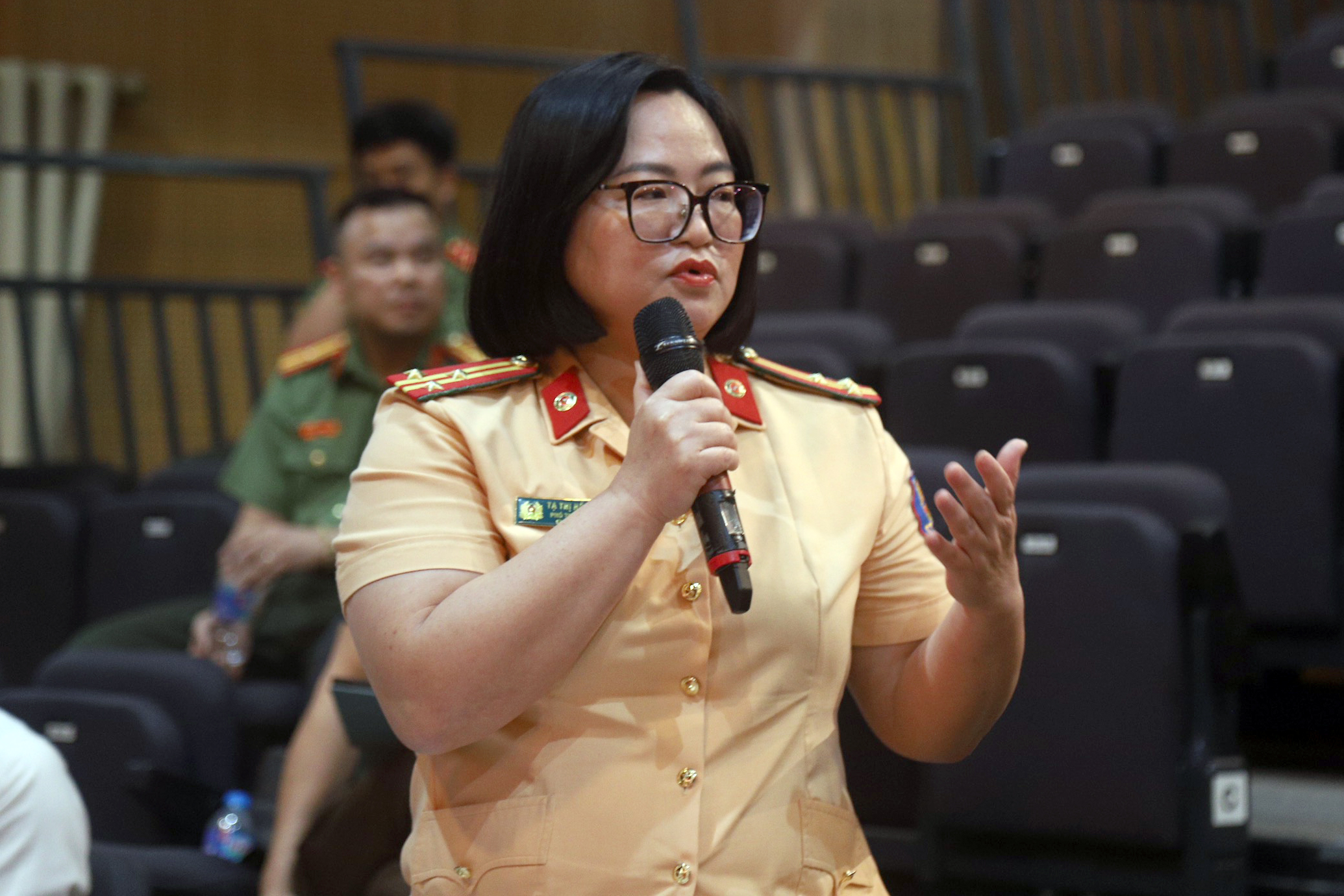 Cục CSGT: T&agrave;i xế uống nước sir&ocirc; m&agrave; vẫn c&oacute; cồn th&igrave; được y&ecirc;u cầu x&eacute;t nghiệm m&aacute;u- Ảnh 1.