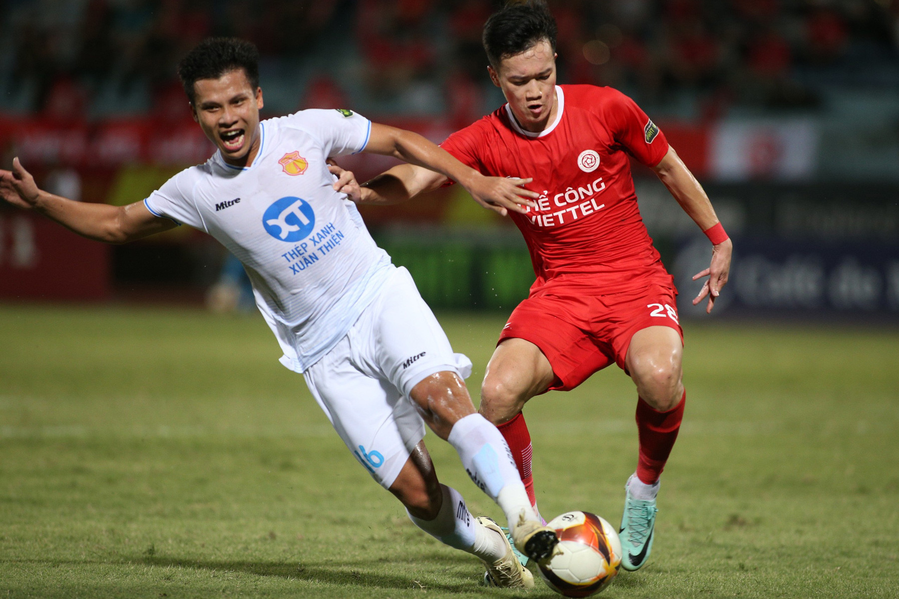 V-League: Văn To&agrave;n tỏa s&aacute;ng, Nam Định vẫn gục ng&atilde; trước Viettel bởi b&agrave;n thua ph&uacute;t b&ugrave; giờ- Ảnh 1.