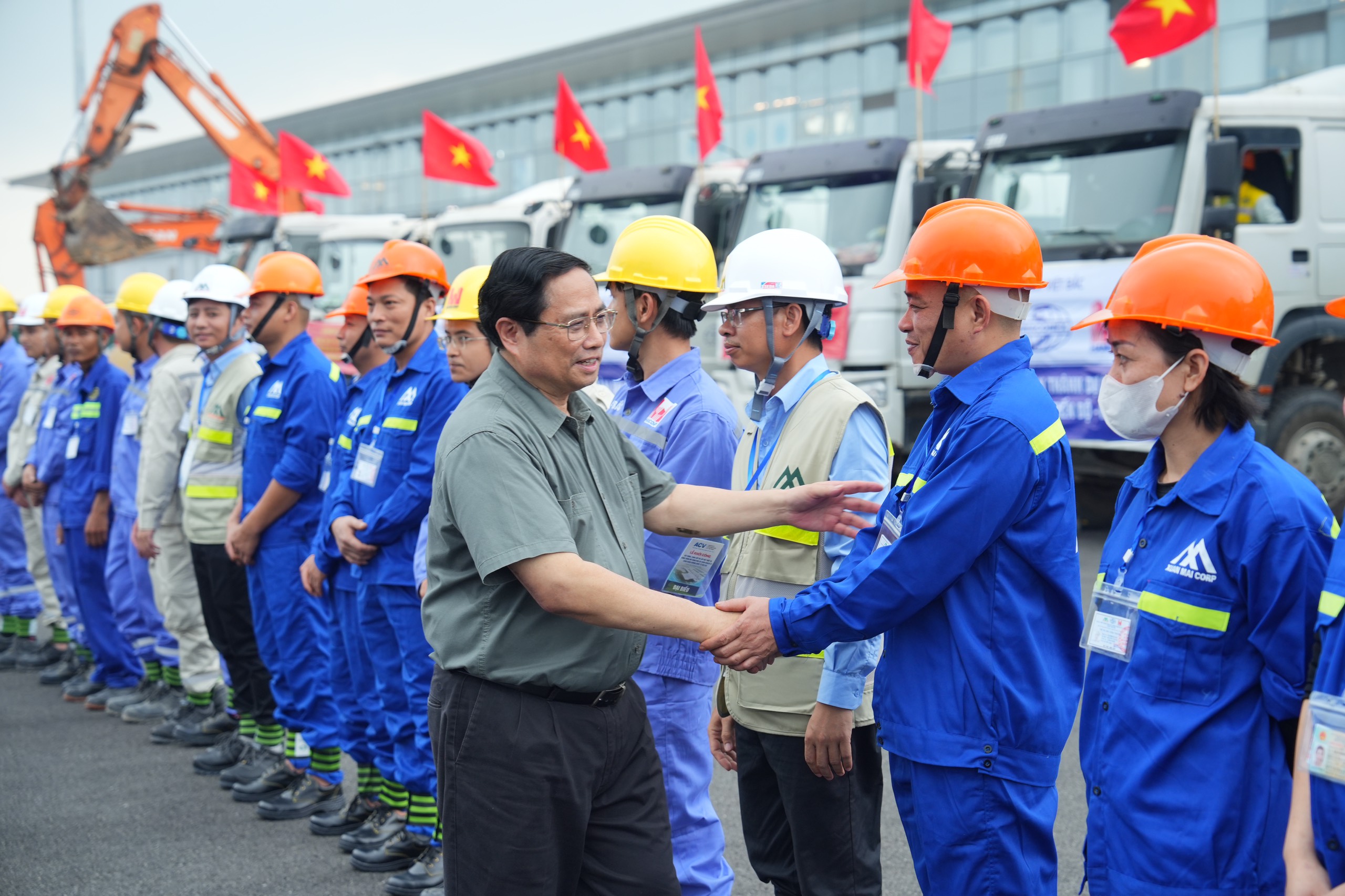 Thủ tướng ph&aacute;t lệnh khởi c&ocirc;ng mở rộng nh&agrave; ga T2 s&acirc;n bay Nội B&agrave;i- Ảnh 4.