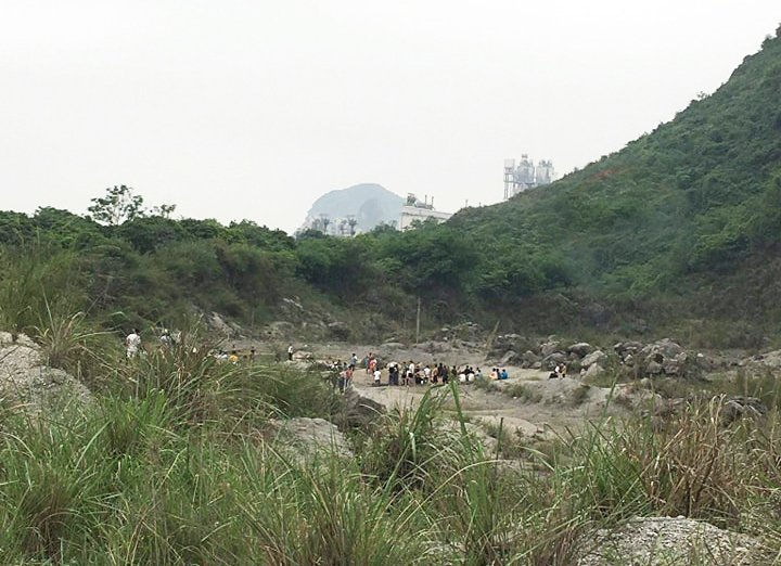 Rủ nhau ra hồ vắng chơi ng&agrave;y lễ, 2 nữ sinh đuối nước tử vong- Ảnh 2.