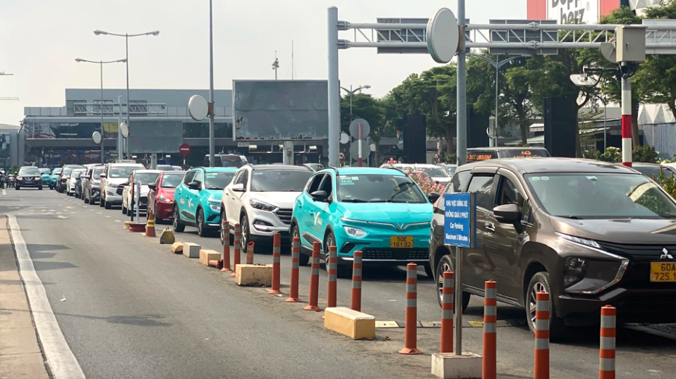 Dự kiến đồng loạt thu ph&iacute; kh&ocirc;ng dừng tại 5 s&acirc;n bay lớn từ 5/5- Ảnh 1.