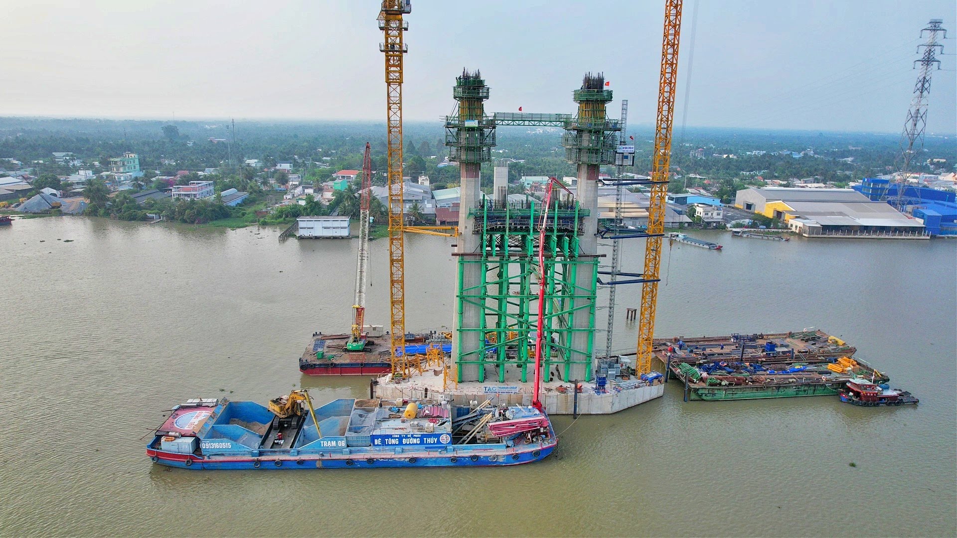 Cầu Rạch Miễu 2 ho&agrave;n th&agrave;nh lắp dầm 7 nhịp dẫn v&agrave;o cầu ch&iacute;nh- Ảnh 1.