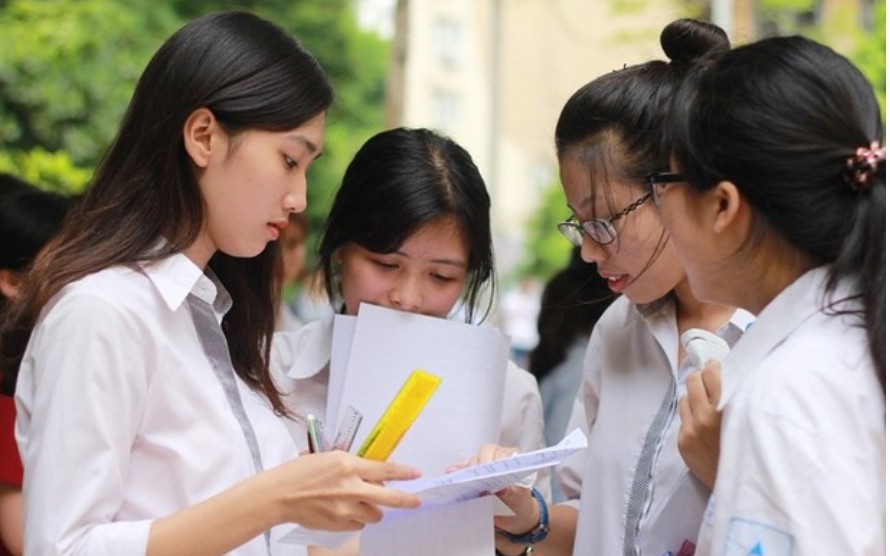 Th&iacute; sinh bắt đầu đăng k&yacute; thi tốt nghiệp THPT 2024