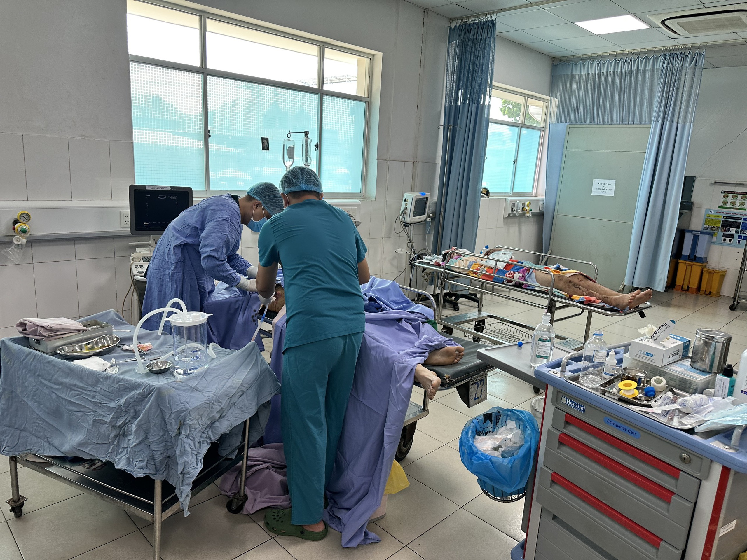 Sức khỏe của 5 nạn nh&acirc;n trong vụ nổ l&ograve; hơi ở Đồng Nai đ&atilde; ổn định- Ảnh 1.