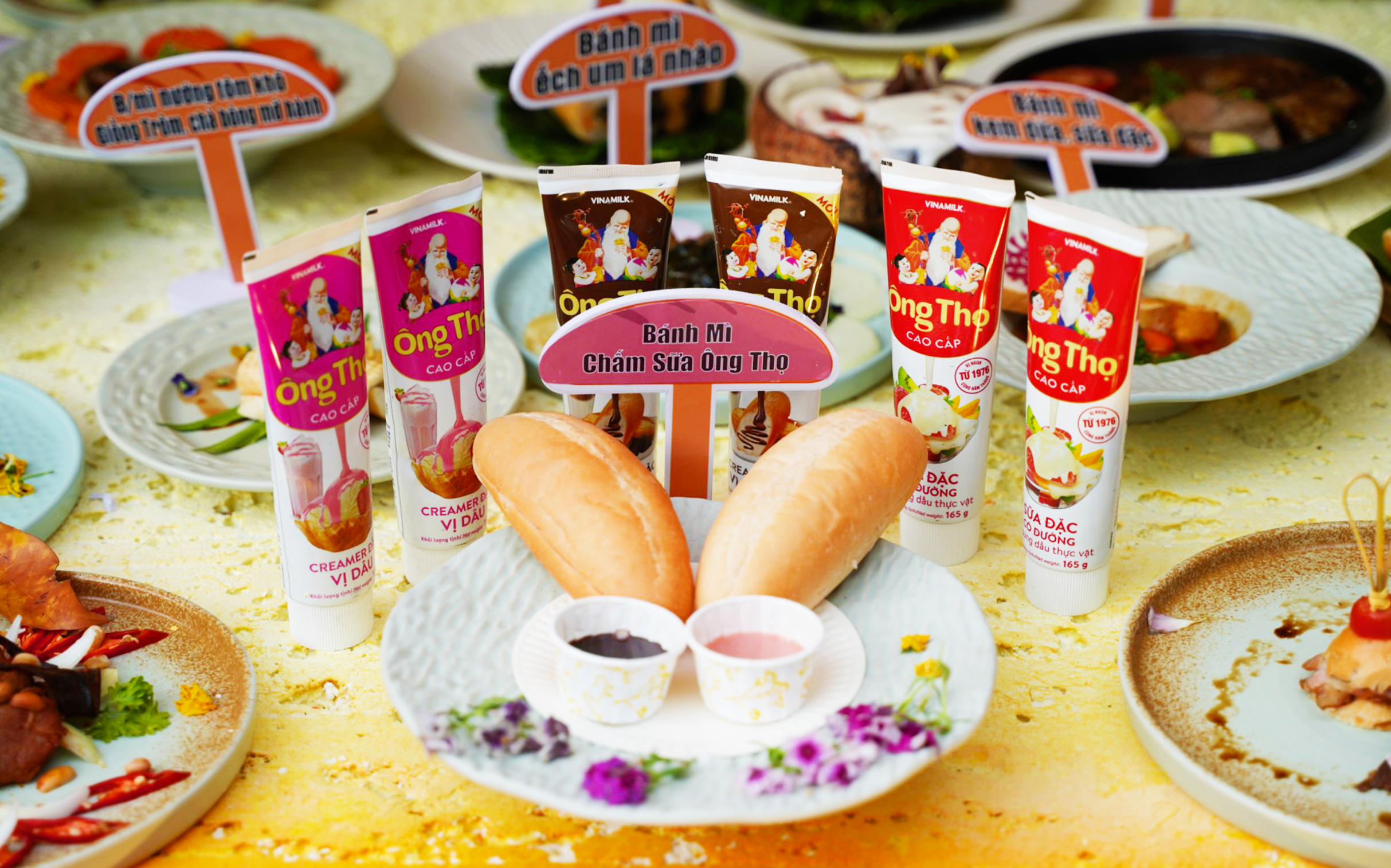 M&oacute;n b&aacute;nh m&igrave; chấm sữa đặc &Ocirc;ng Thọ c&ugrave;ng tham gia x&aacute;c lập kỷ lục 150 m&oacute;n ăn k&egrave;m với b&aacute;nh m&igrave; tại Lễ hội b&aacute;nh m&igrave; 2024.
