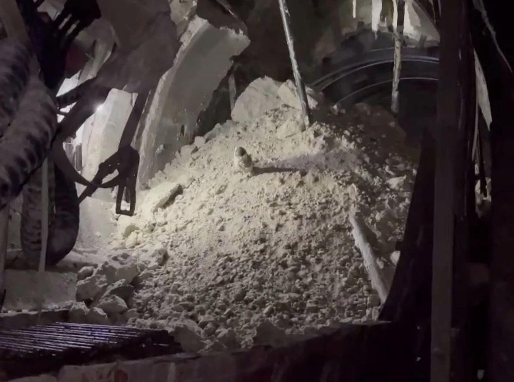 Tăng máy móc, thay đổi phương án khắc phục sạt lở hầm đường sắt Chí Thạnh- Ảnh 3. Tăng máy móc, thay đổi phương án khắc phục sạt lở hầm đường sắt Chí Thạnh- Ảnh 3.