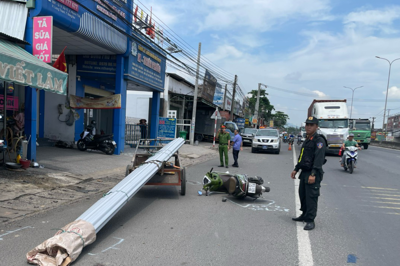 Tạm giữ t&agrave;i xế chở t&ocirc;n va chạm khiến thanh ni&ecirc;n tử vong- Ảnh 1.