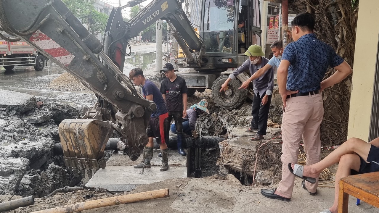 Th&aacute;i B&igrave;nh: Ph&aacute;t hoảng v&igrave; c&ocirc;ng trường dự &aacute;n chỉnh trang đ&ocirc; thị thi c&ocirc;ng ẩu- Ảnh 3.