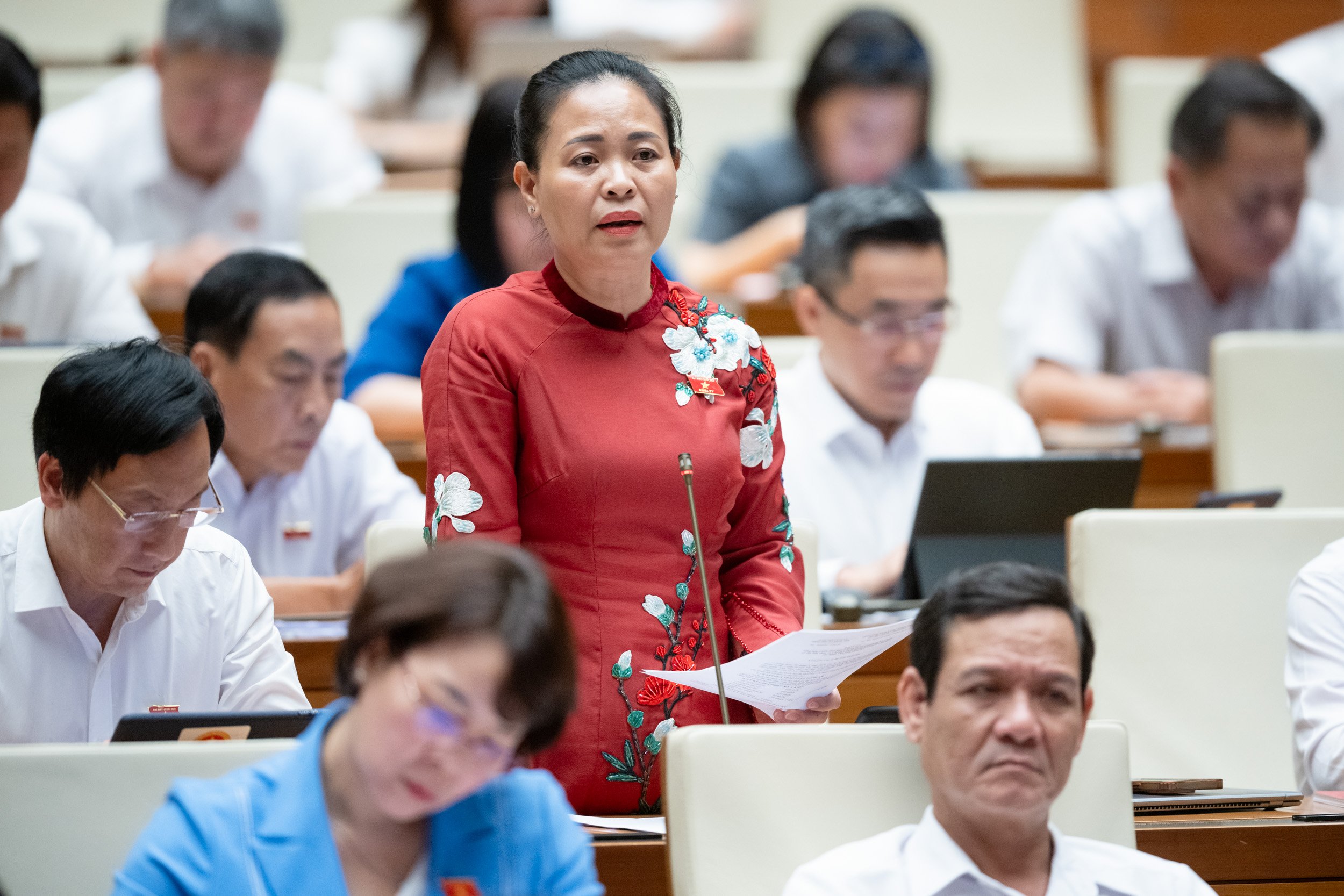 ĐBQH ủng hộ cấm tuyệt đối nồng độ cồn, trừ điểm bằng l&aacute;i- Ảnh 11.