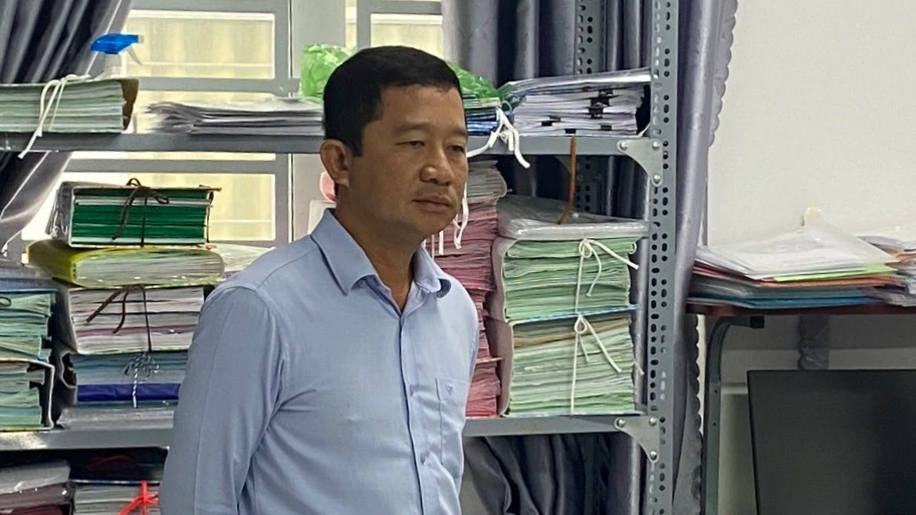 Bắt tạm giam nguyên phó giám đốc chi nhánh Văn phòng Đăng ký đất đai ở Bạc Liêu- Ảnh 1. Bắt tạm giam nguyên phó giám đốc chi nhánh Văn phòng Đăng ký đất đai ở Bạc Liêu- Ảnh 1.
