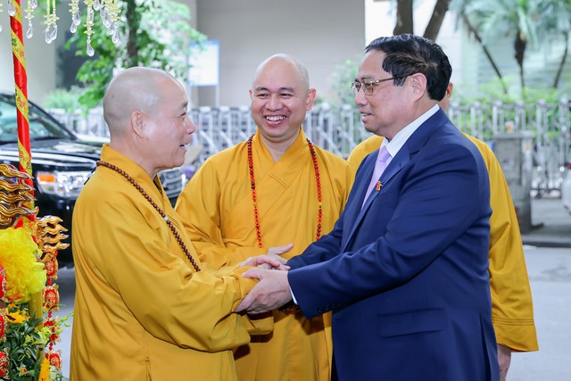 Thủ tướng Phạm Minh Ch&iacute;nh ch&uacute;c mừng Đại lễ Phật đản 2024- Ảnh 1.