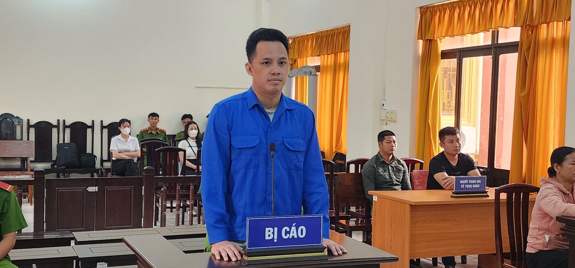 Lĩnh 17 năm t&ugrave; v&igrave; sử dụng giấy ph&eacute;p l&aacute;i xe giả, nhậu say t&ocirc;ng chết người- Ảnh 1.