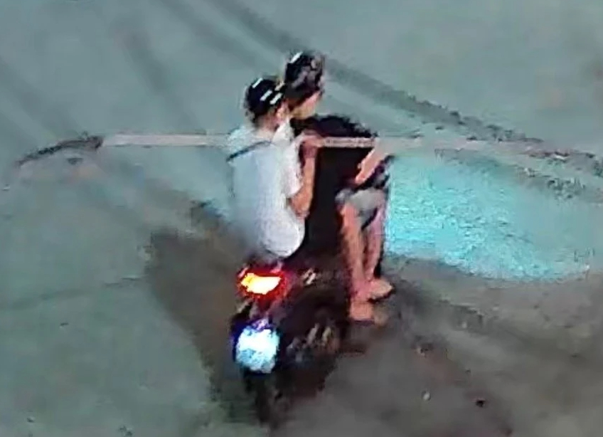 Đuổi đ&aacute;nh nhau tr&ecirc;n đường như trong phim, 12 thanh, thiếu ni&ecirc;n bị tạm giữ h&igrave;nh sự- Ảnh 2.