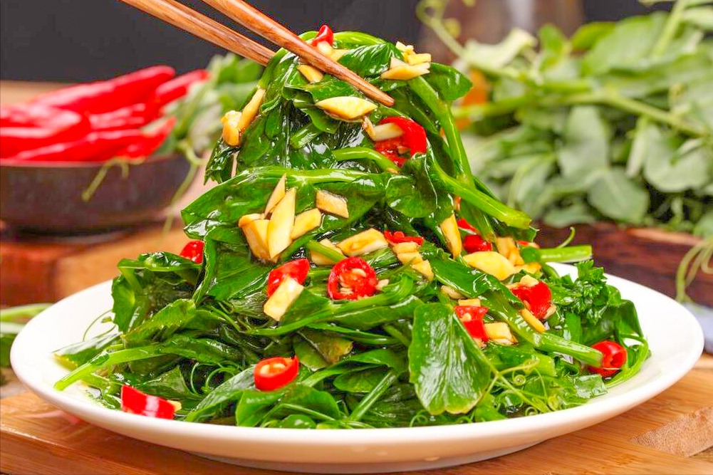 Loại rau m&ugrave;a h&egrave; cực tốt cho gan, người trung ni&ecirc;n, người cao tuổi n&ecirc;n ăn- Ảnh 1.