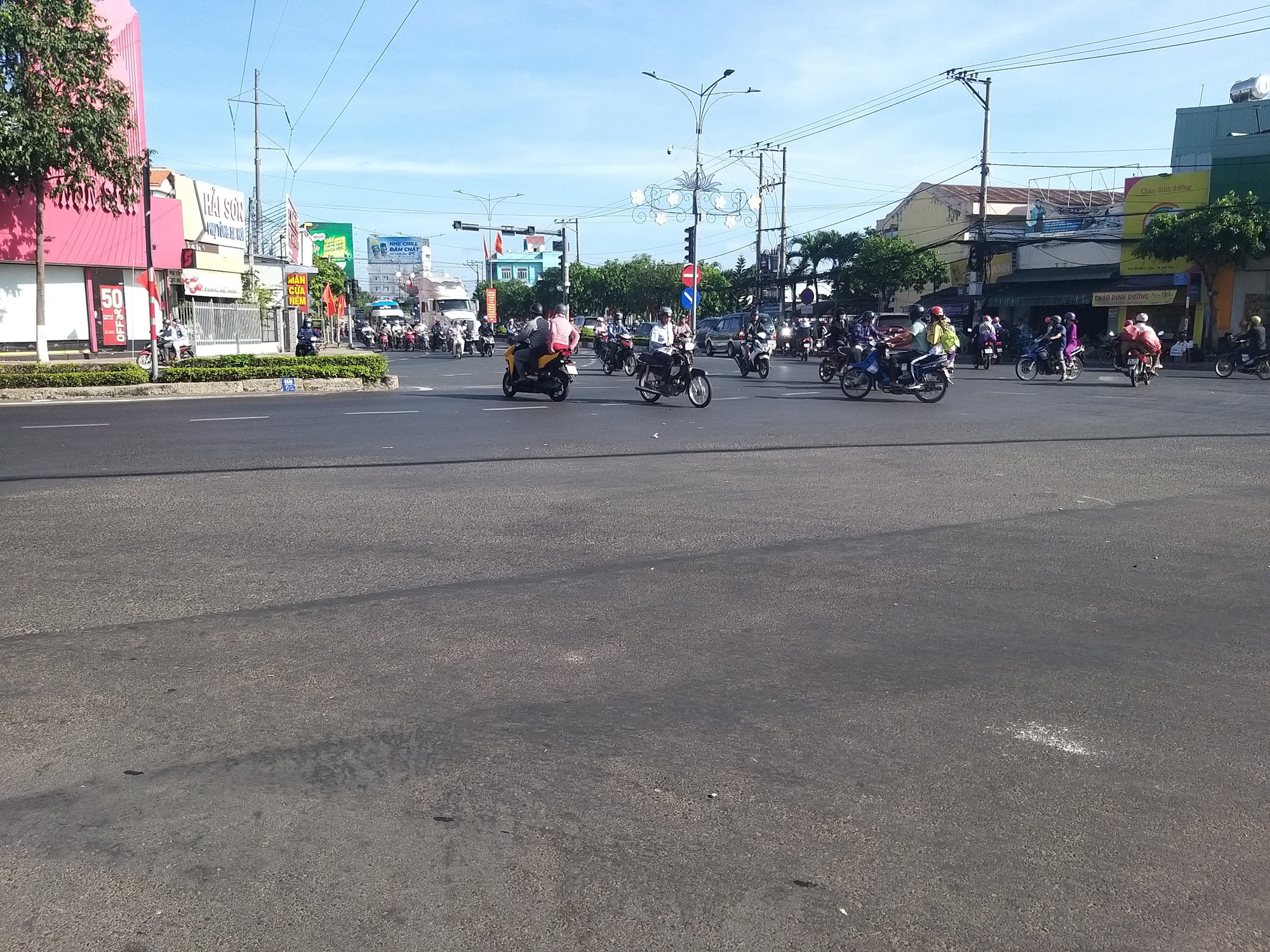 X&oacute;a điểm đen tr&ecirc;n quốc lộ 60 qua Tiền Giang- Ảnh 1.