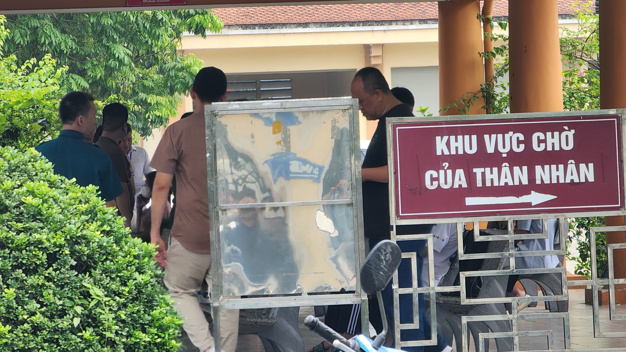 Ch&aacute;y nh&agrave; trọ, 14 người tử vong ở H&agrave; Nội: Tiếng kh&oacute;c bao tr&ugrave;m nh&agrave; tang lễ- Ảnh 6.