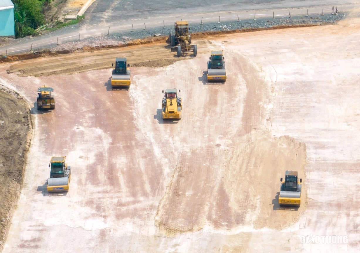 Hương lộ 2 và cầu Vàm Cái Sứt nối cao tốc về TP.HCM sau gần 4 năm thi công ra sao?- Ảnh 1. Hương lộ 2 và cầu Vàm Cái Sứt nối cao tốc về TP.HCM sau gần 4 năm thi công ra sao?- Ảnh 1.