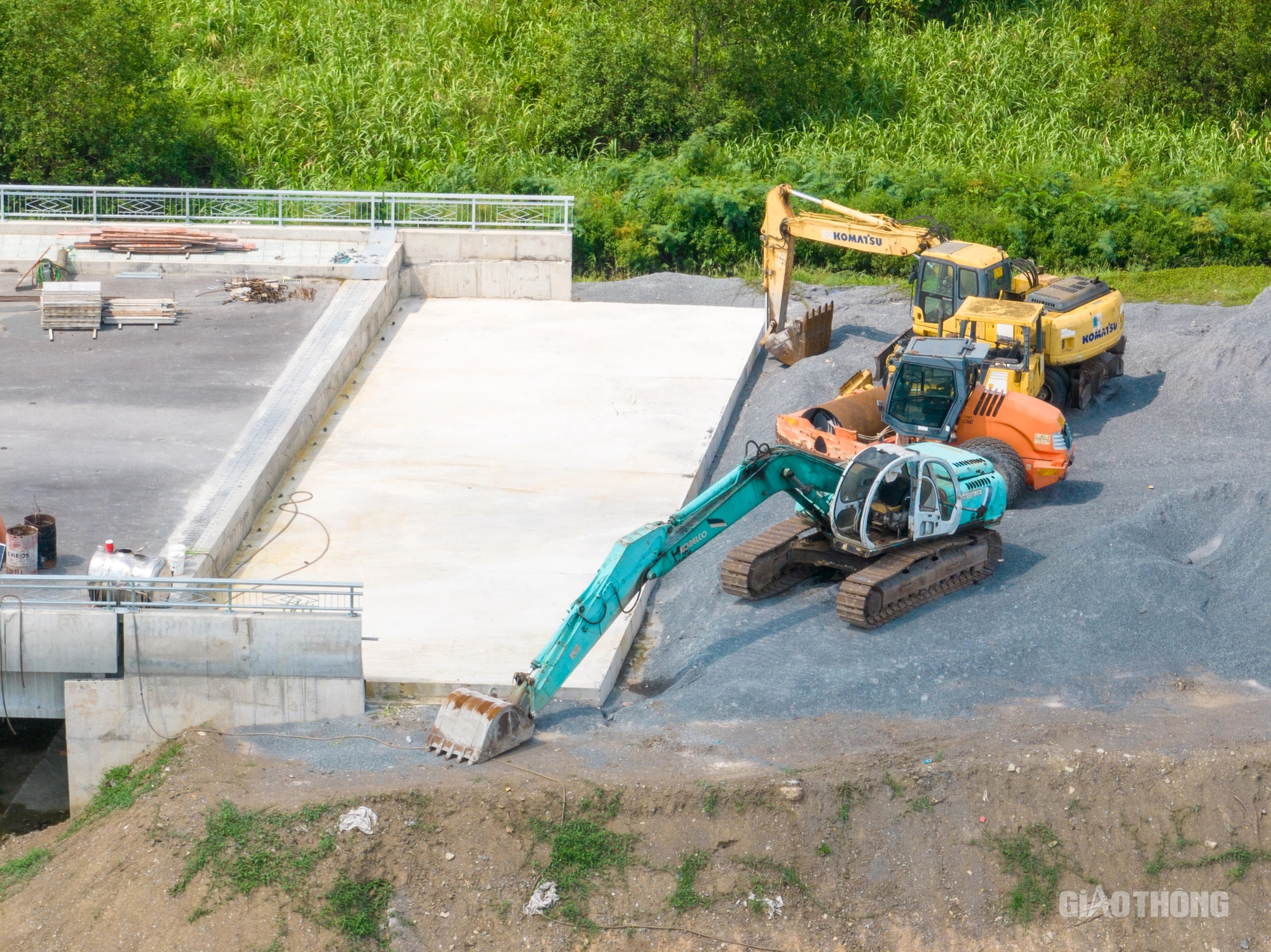 Hương lộ 2 và cầu Vàm Cái Sứt nối cao tốc về TP.HCM sau gần 4 năm thi công ra sao?- Ảnh 7. Hương lộ 2 và cầu Vàm Cái Sứt nối cao tốc về TP.HCM sau gần 4 năm thi công ra sao?- Ảnh 7.