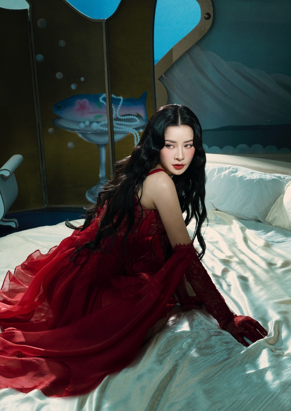 Chi Pu ch&agrave;o s&acirc;n Trung Quốc với MV "Finding you" v&agrave; sự xuất hiện của ng&ocirc;i sao Ph&agrave;n Trị H&acirc;n- Ảnh 1.