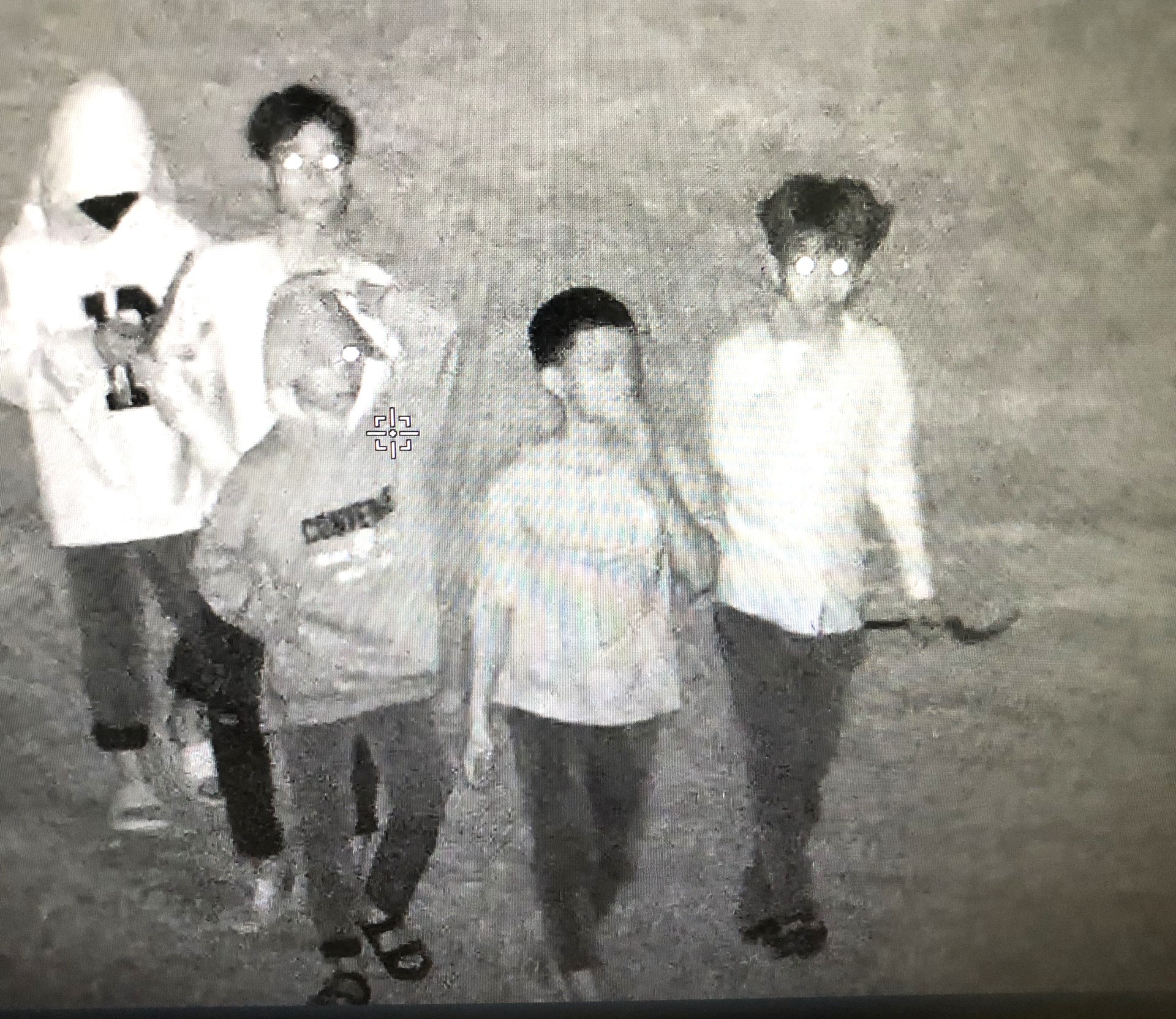 Báo động nạn ném đá, phá rào trên cao tốc Cam Lâm - Vĩnh Hảo- Ảnh 2. Báo động nạn ném đá, phá rào trên cao tốc Cam Lâm - Vĩnh Hảo- Ảnh 2.