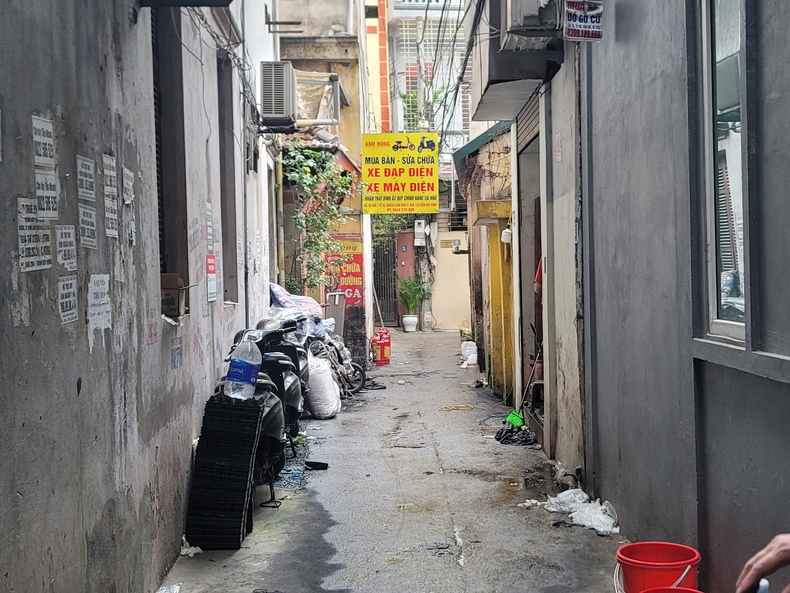 C&ocirc;ng an kh&aacute;m hiện trường ch&aacute;y nh&agrave; trọ khiến 14 người tử vong ở H&agrave; Nội- Ảnh 8.