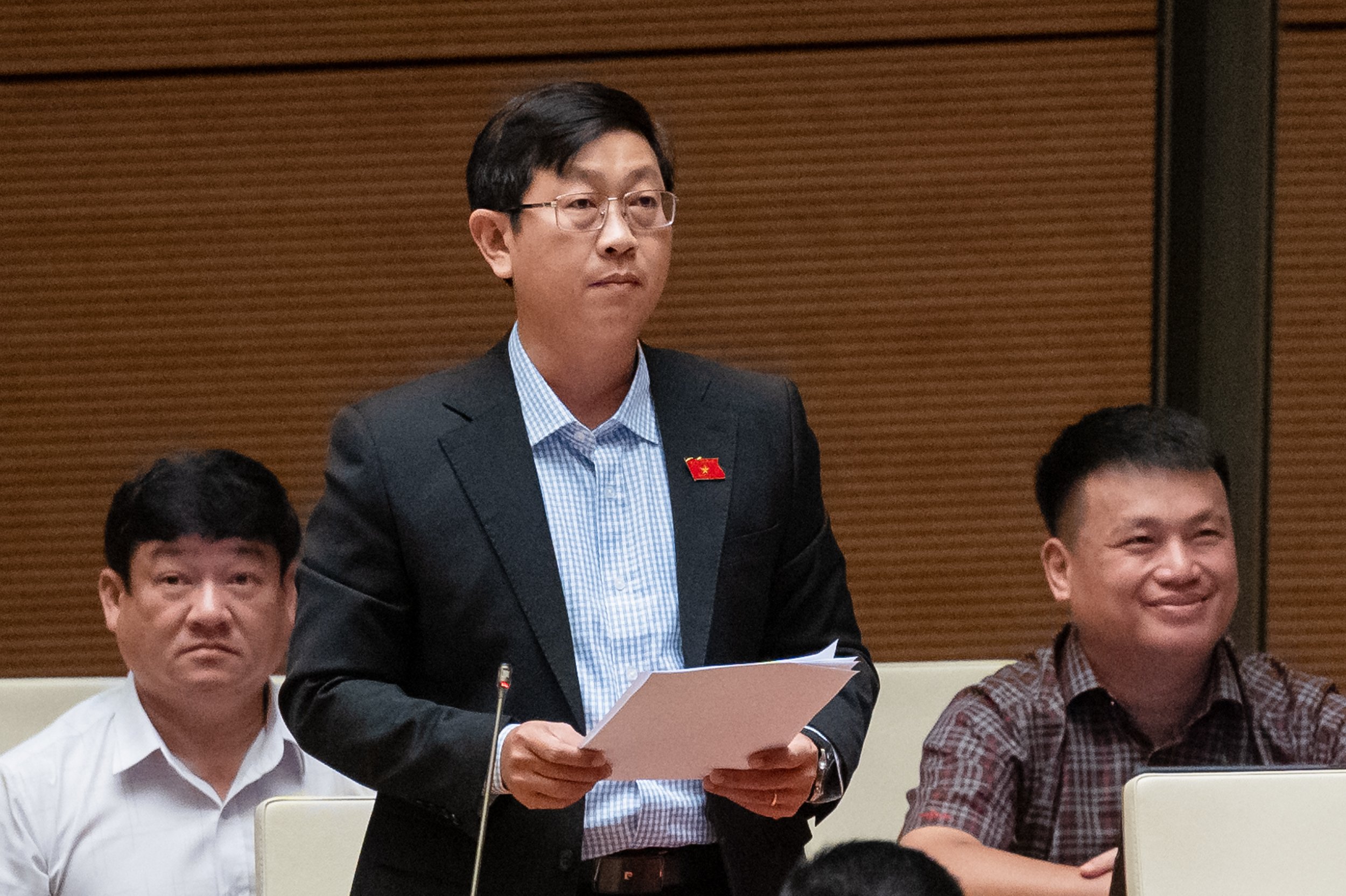Đại biểu Nguyễn Anh Tr&iacute;: Cần kỷ luật c&aacute;n bộ, c&ocirc;ng chức đ&ugrave;n đẩy, sợ tr&aacute;ch nhiệm- Ảnh 2.