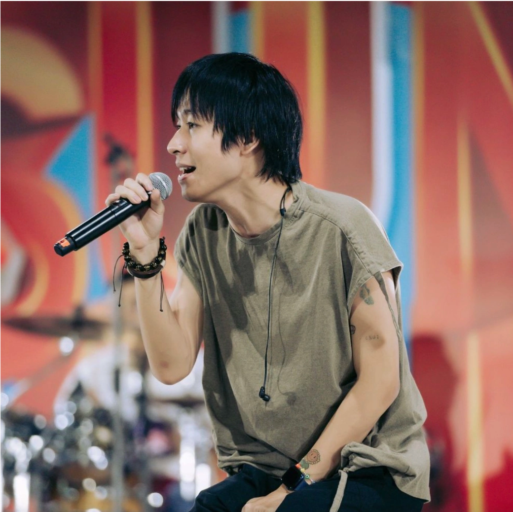 Thắng (Ngọt) xuất hiện chỉ để đọc thơ sau ồn ào đời tư- Ảnh 2. Thắng (Ngọt) xuất hiện chỉ để đọc thơ sau ồn ào đời tư- Ảnh 2.