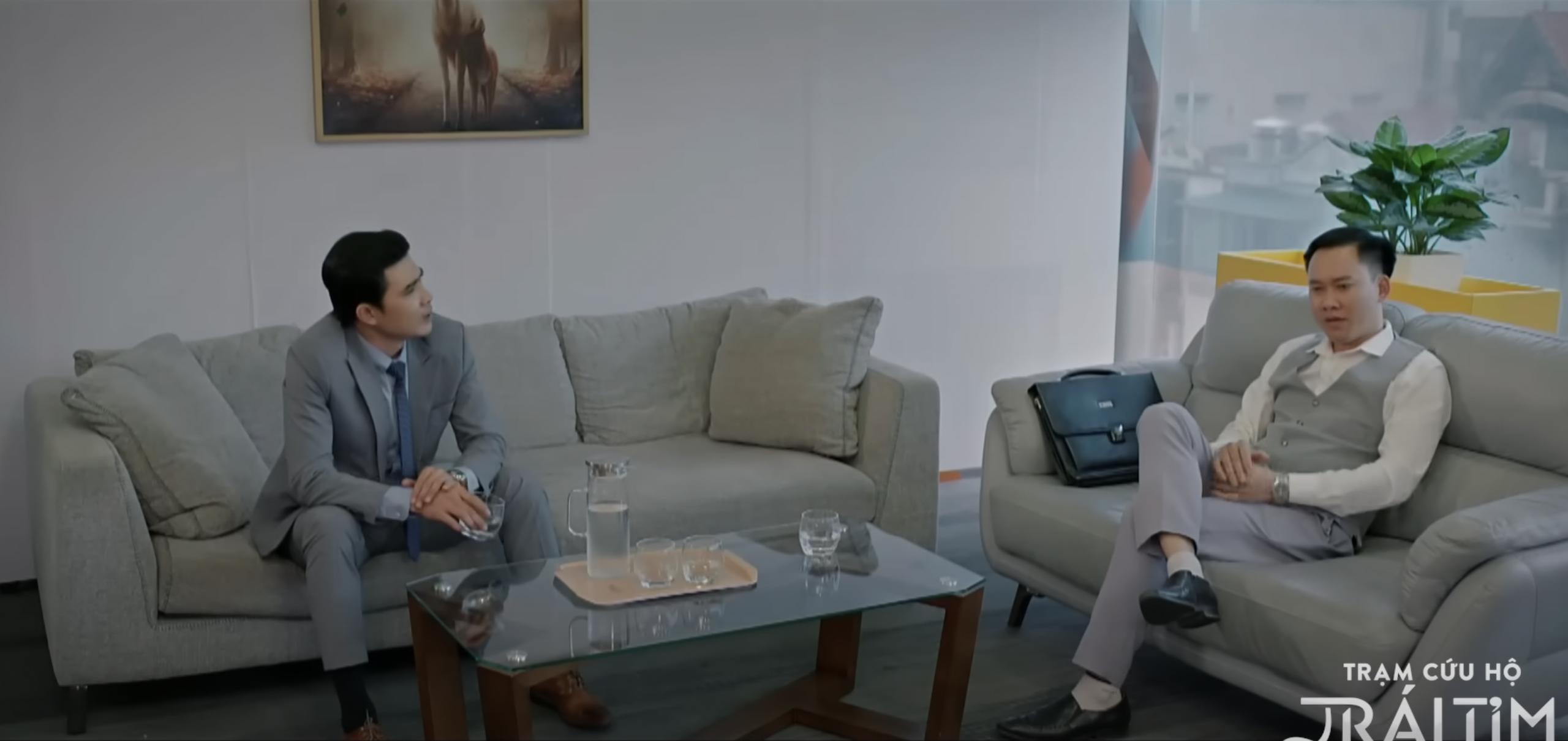 Nghĩa bức x&uacute;c v&igrave; ph&aacute;t hiện cộng sự th&acirc;n t&iacute;n phản bội m&igrave;nh.