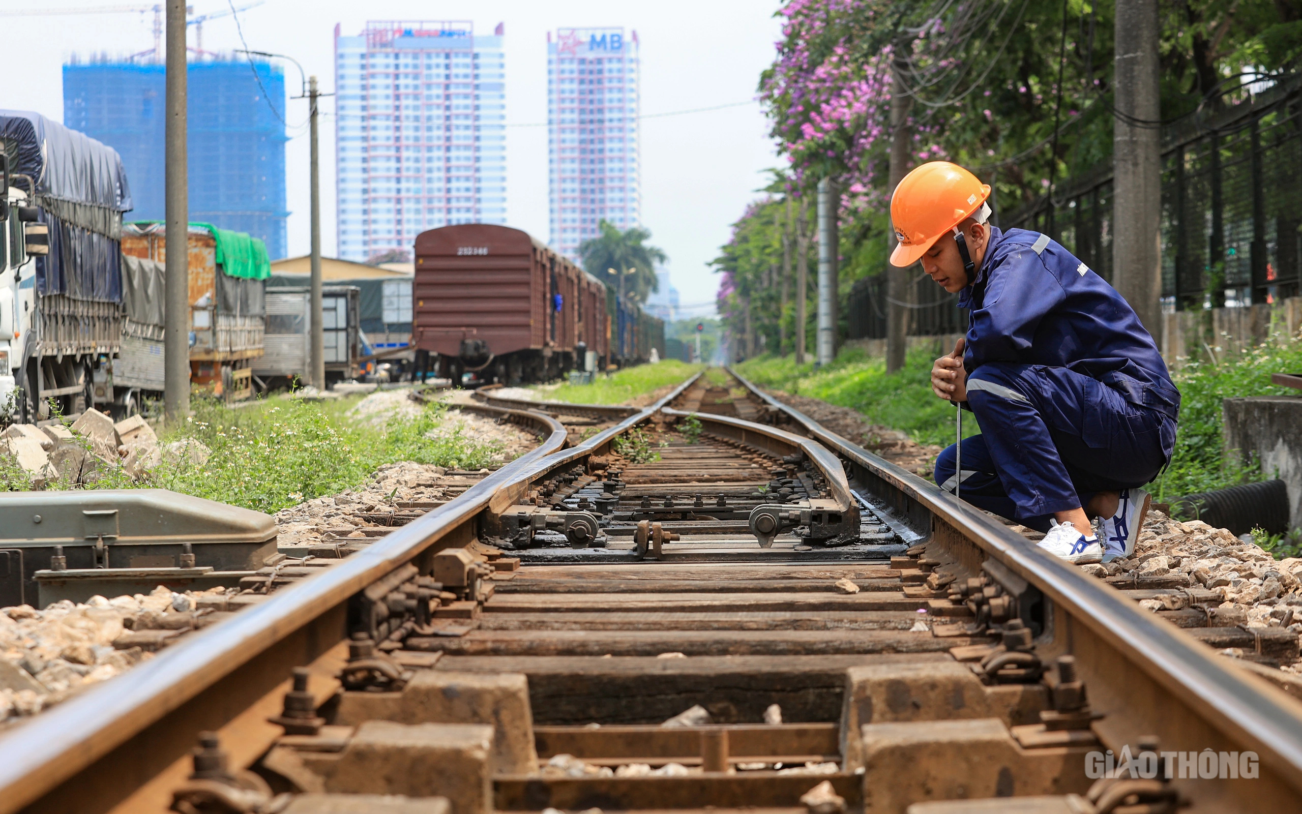 Những người thợ &ldquo;g&aacute;c&rdquo; th&ocirc;ng tin t&iacute;n hiệu đường sắt- Ảnh 9.