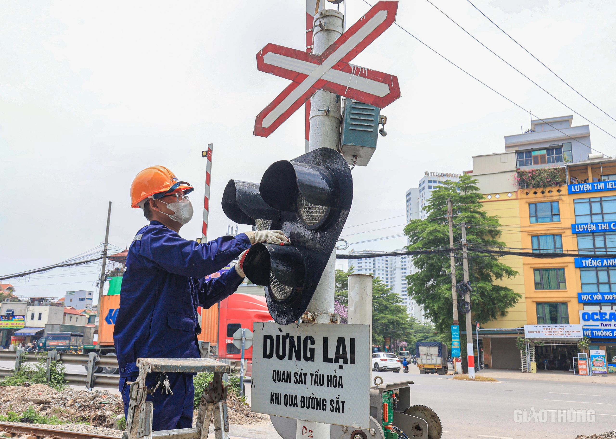Những người thợ &ldquo;g&aacute;c&rdquo; th&ocirc;ng tin t&iacute;n hiệu đường sắt- Ảnh 18.
