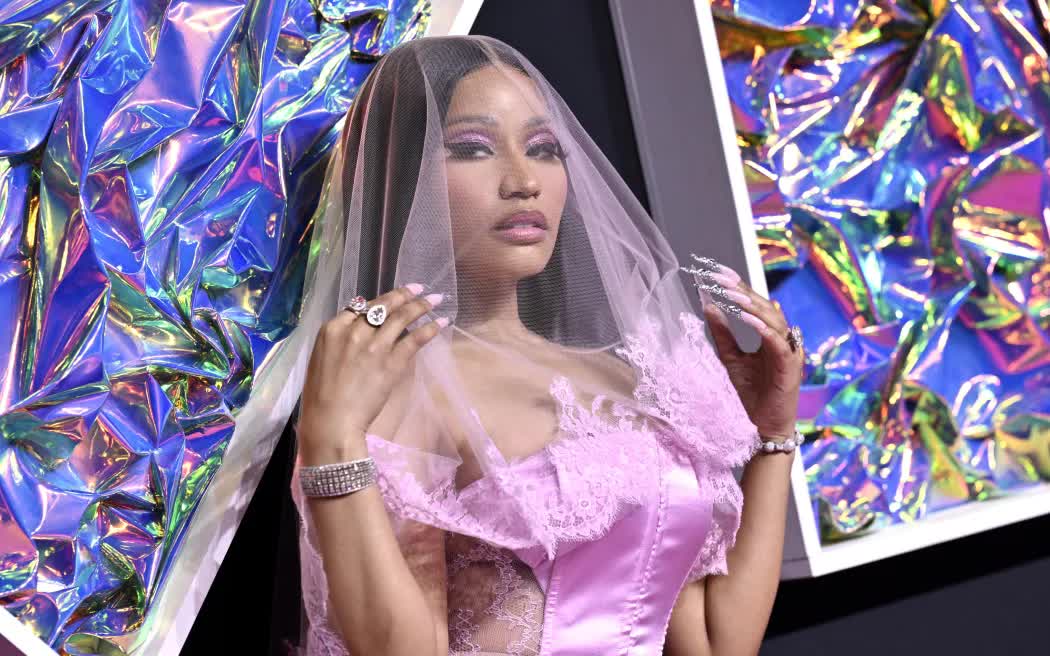 Một nữ rapper bị bắt tại sân bay vì nghi mang chất cấm, buộc hoãn buổi biểu diễn tại Anh- Ảnh 1. Một nữ rapper bị bắt tại sân bay vì nghi mang chất cấm, buộc hoãn buổi biểu diễn tại Anh- Ảnh 1.