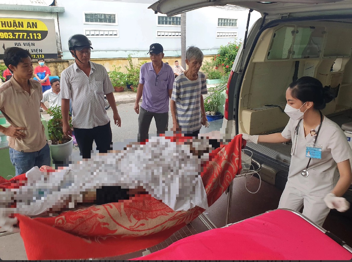 Điều tra vụ việc người phụ nữ b&aacute;n h&agrave;ng nước tưới xăng tự thi&ecirc;u- Ảnh 1.